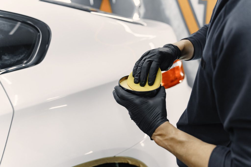 Ceramiczne powłoki samochodowe to nowoczesna technologia, która rewolucjonizuje sposób, w jaki dbamy o nasze auta